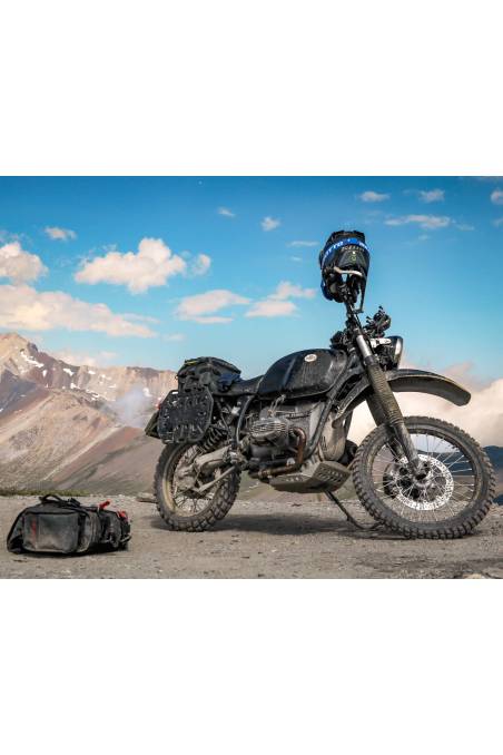 TurkanaGear HippoHip Hard Plate fitted with the Hybrid saddlebag. Quick release fit removal saddlebags