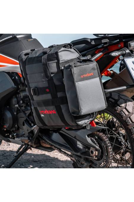 HippoHip Hybrid Plate Mounted Saddlebags Soft Panniers fitted Bushbaby 3l together on the KTM 790 motorcycle.