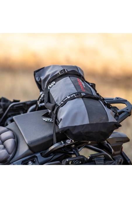 Duffle tailpack 15-17L, the TurtleTrunk™ is perfect for quick-access gear. The double-ended roll-top closure compartment